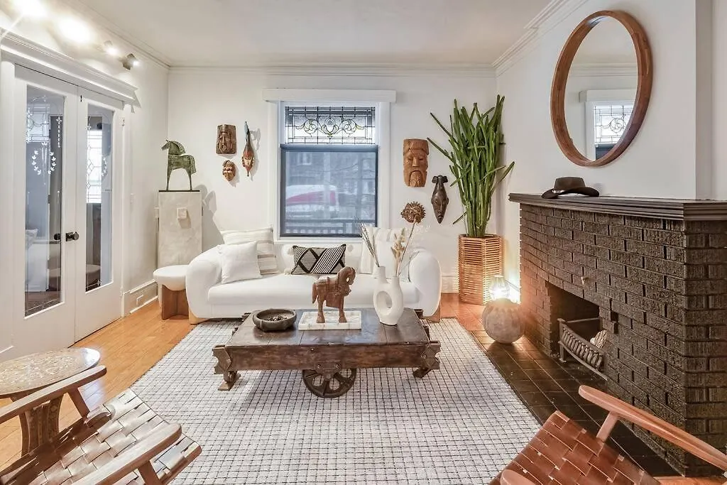 Exquisite Luxury Estate - Steps To Downtown contacts